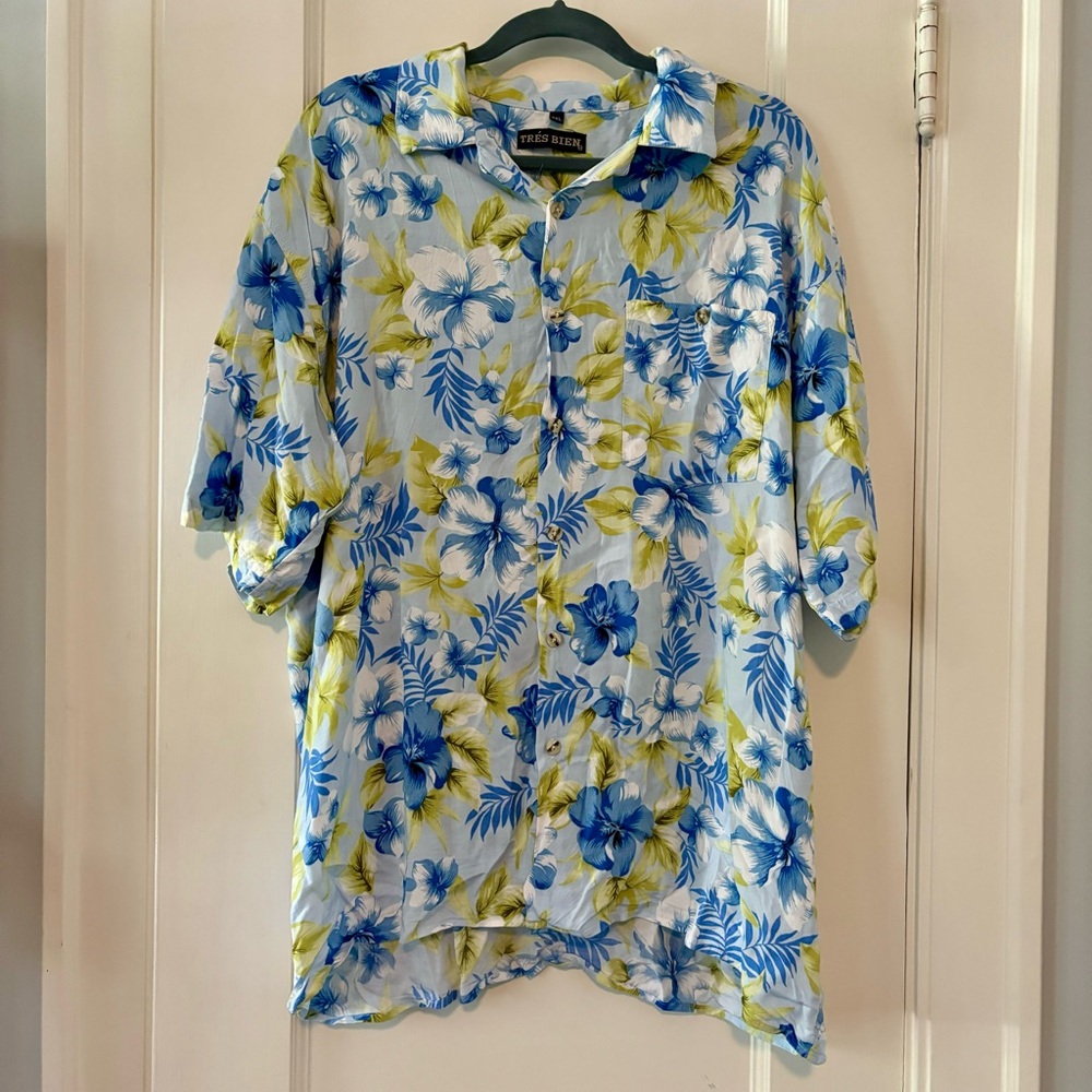 Tres Bien Hawaiian short-sleeve button up
